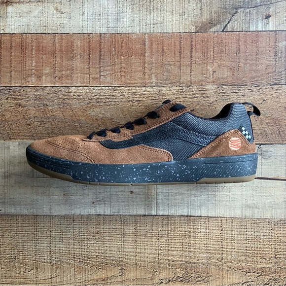 Vans Suede Zion Sneakers 11.5 - Picture 2 of 8